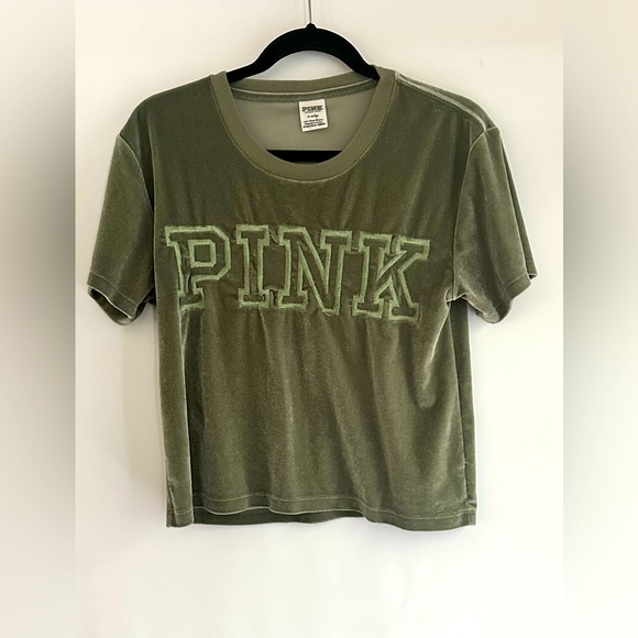 Velvet Top Short Sleeve Size Medium Green VS/ Pink - Picture 1 of 3
